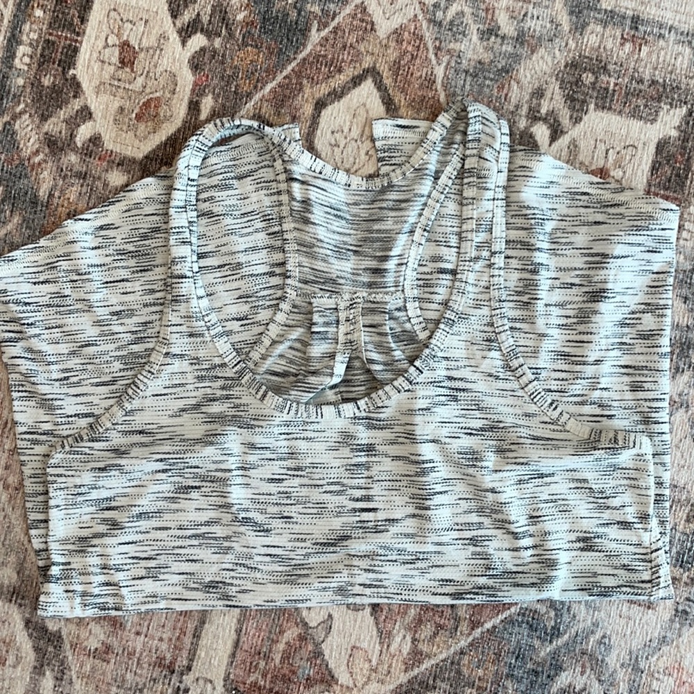 Lululemon women’s tank top